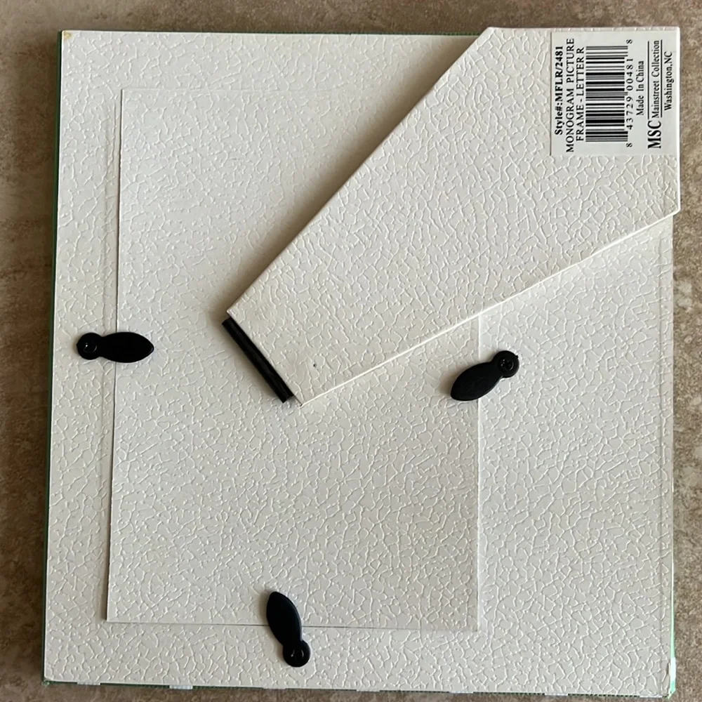 Monogram initial R picture frame - Picture 9 of 9